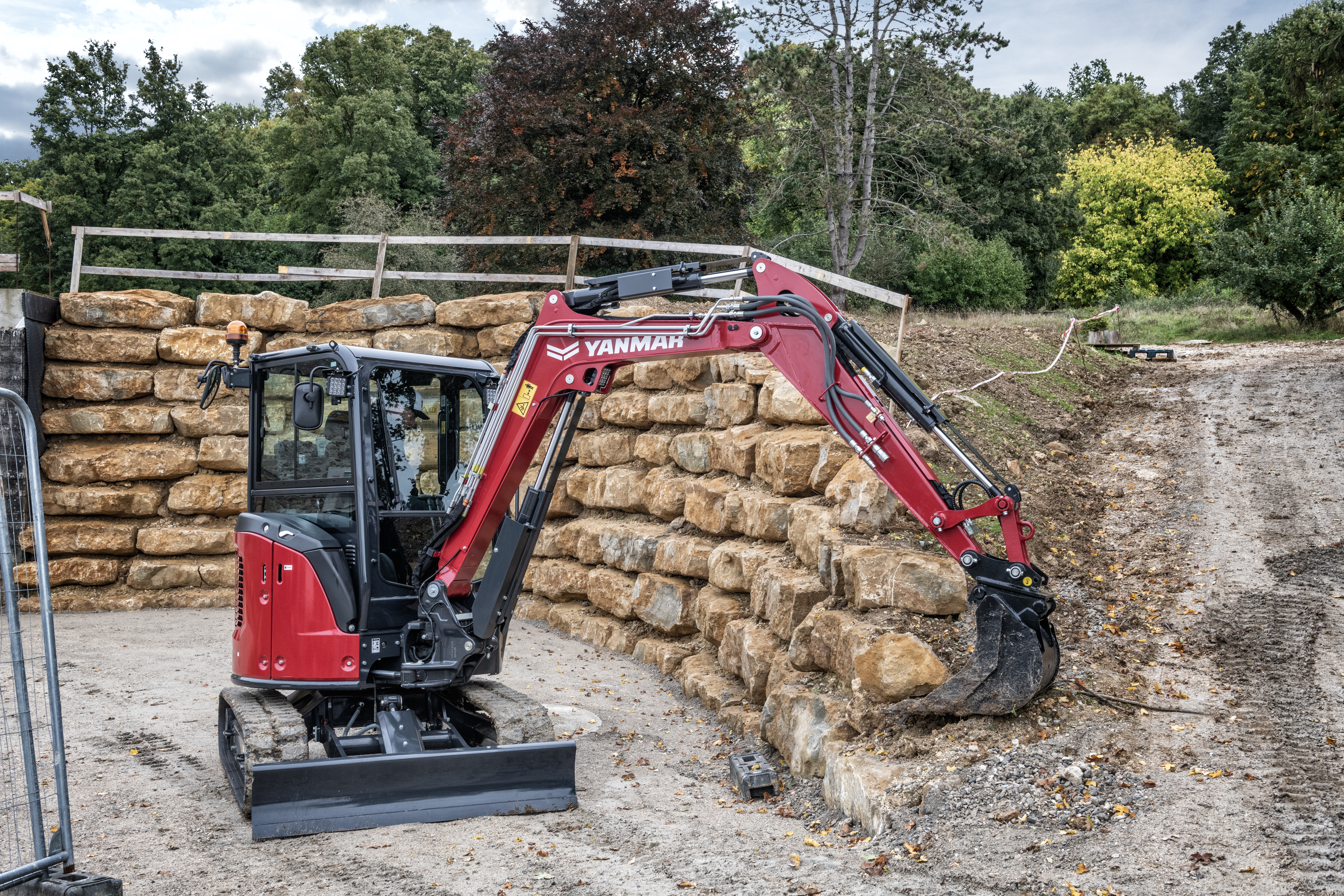 GRAVIT_minikoparka_gasienicowa_Yanmar_ViO33-7_2