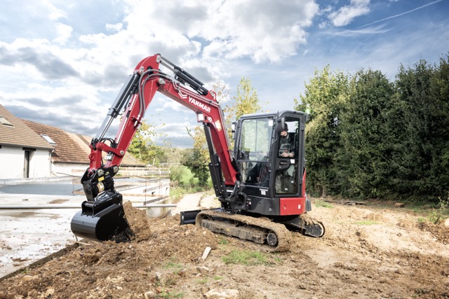 GRAVIT_minikoparka_gasienicowa_Yanmar_ViO38-7_1 Średni