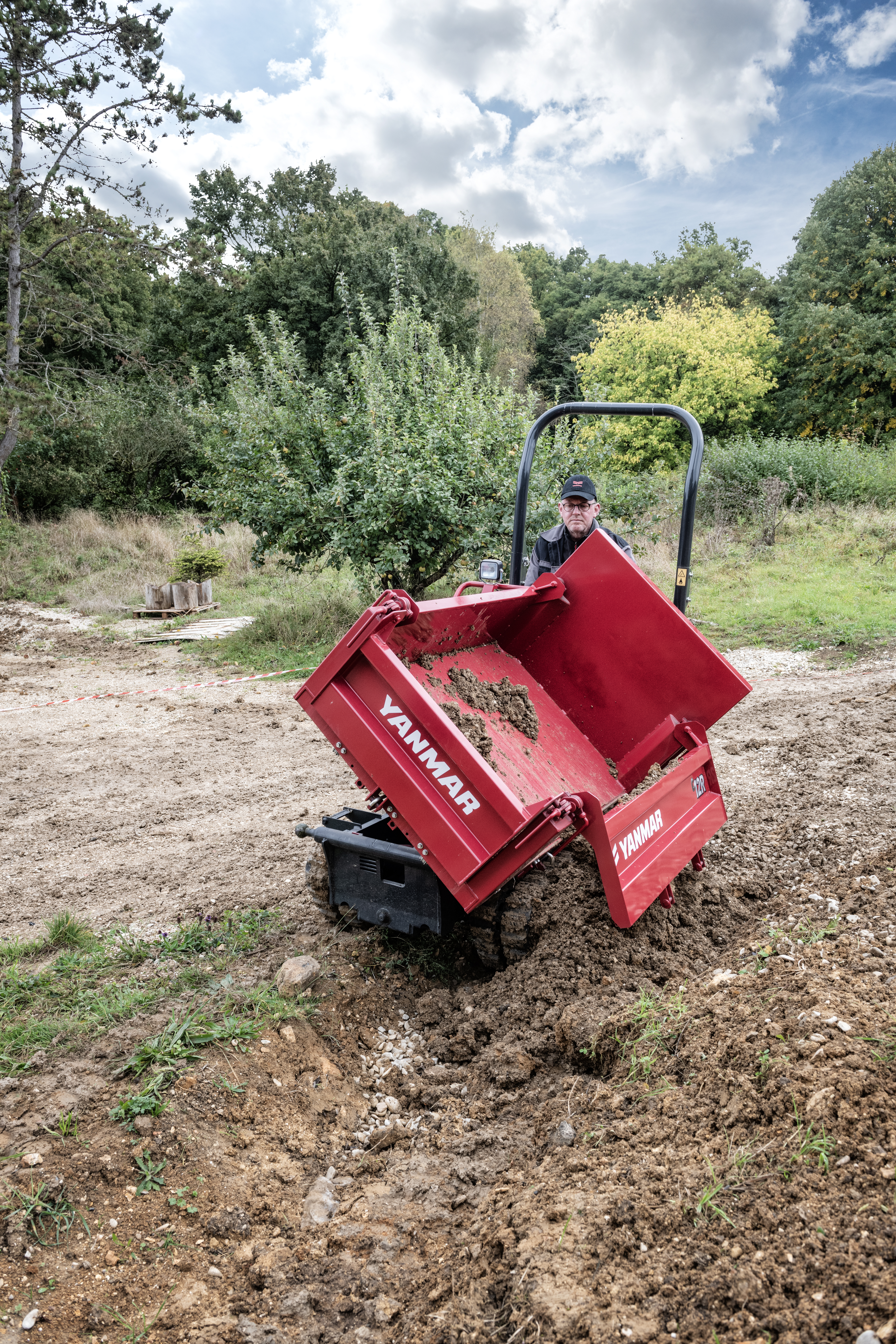 GRAVIT_wozidlo_gasienicowe_Yanmar_C12_4